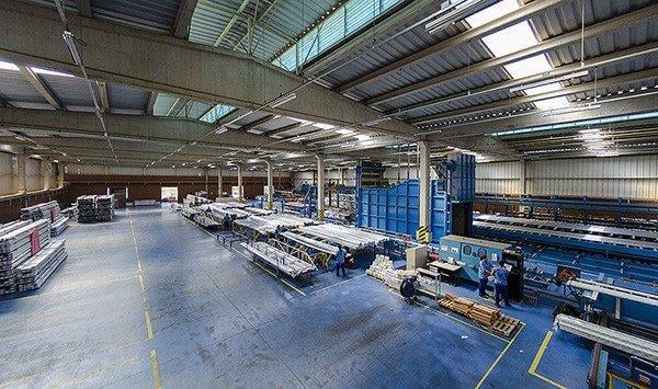 Fabricação e fornecimento